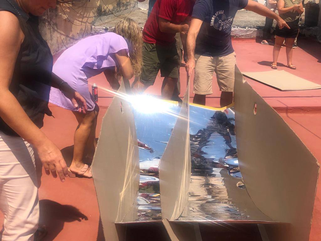 Modelización del recorrido solar, con transmisión en línea